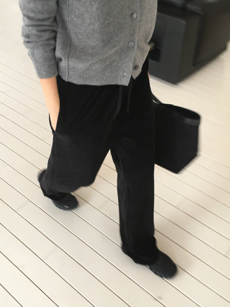 Moani - Korean Women Fashion - #womensfashion - Velvet Wide Jogger Pants - 4