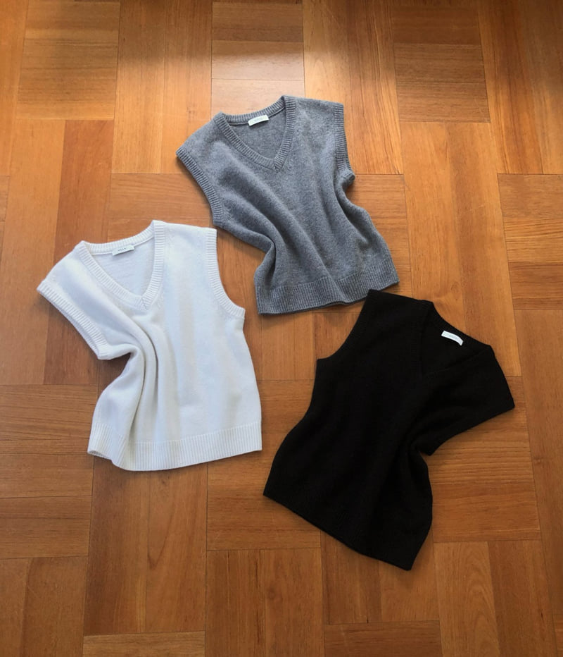 Moani - Korean Women Fashion - #thelittlethings - V-Neck Knit Vest