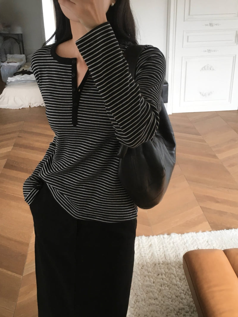Moani - Korean Women Fashion - #womensfashion - Henley Neck Long Sleeve Tee