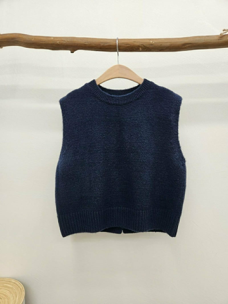 Most - Korean Women Fashion - #romanticstyle - Back-Slit Vest - 2
