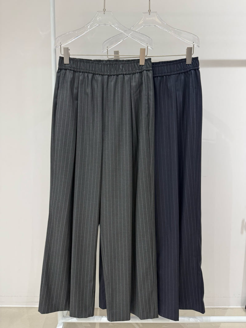 Neroli36 - Korean Women Fashion - #momslook - Wool Stripe Pleated Pants
