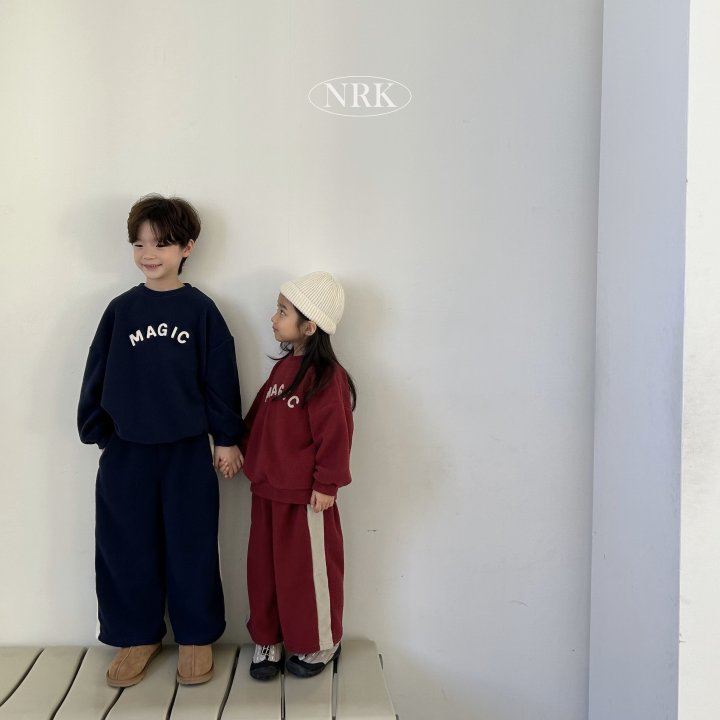 Nrk - Korean Children Fashion - #prettylittlegirls - Fleece Magic Set
