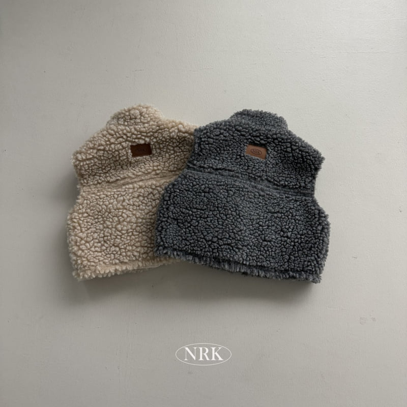 Nrk - Korean Children Fashion - #stylishchildhood - Oversized Fleece Vest - 9