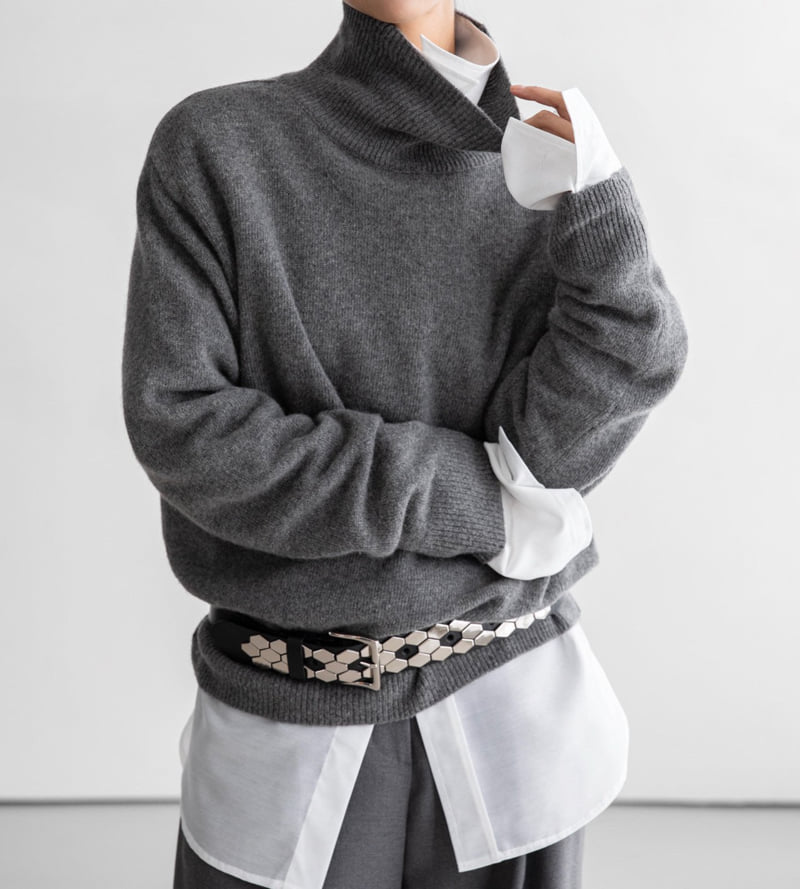 Paper Moon - Korean Women Fashion - #momslook - Double Knitting Shoulder Detail Round Neck Knit - 4