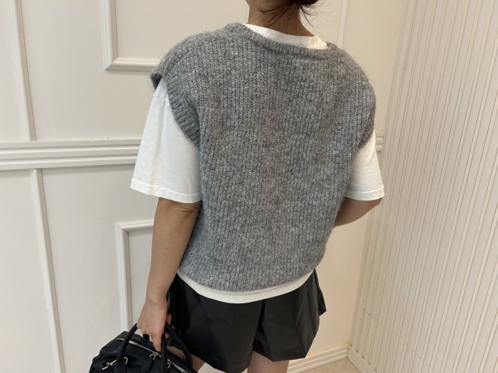 Pearls room - Korean Women Fashion - #momslook - V-Neck Vest - 6