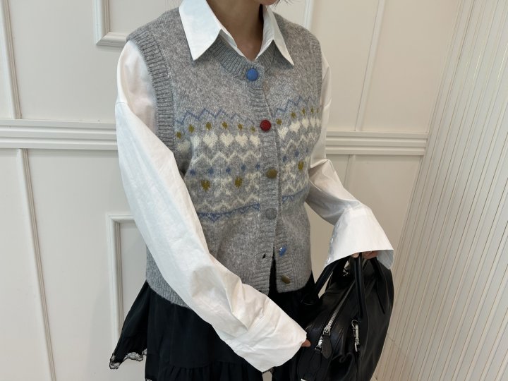 Pearls room - Korean Women Fashion - #momslook - Song Song Knit Vest - 3