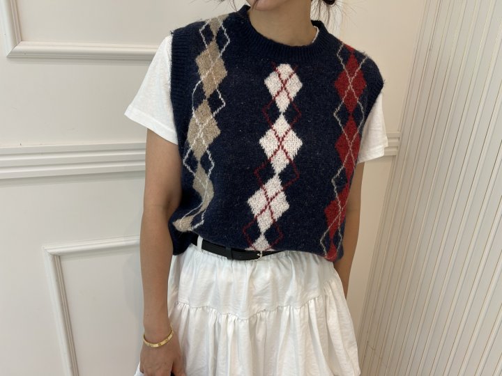 Dia Knit Vest by Pearls room for Women - view 6