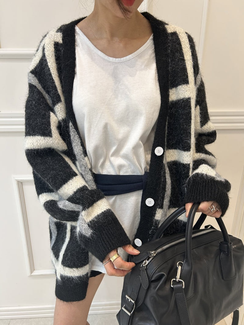 Pearls room - Korean Women Fashion - #momslook - Check Cardigan - 2