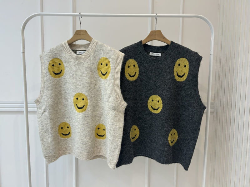 Pearls room - Korean Women Fashion - #romanticstyle - Smile Vest - 12