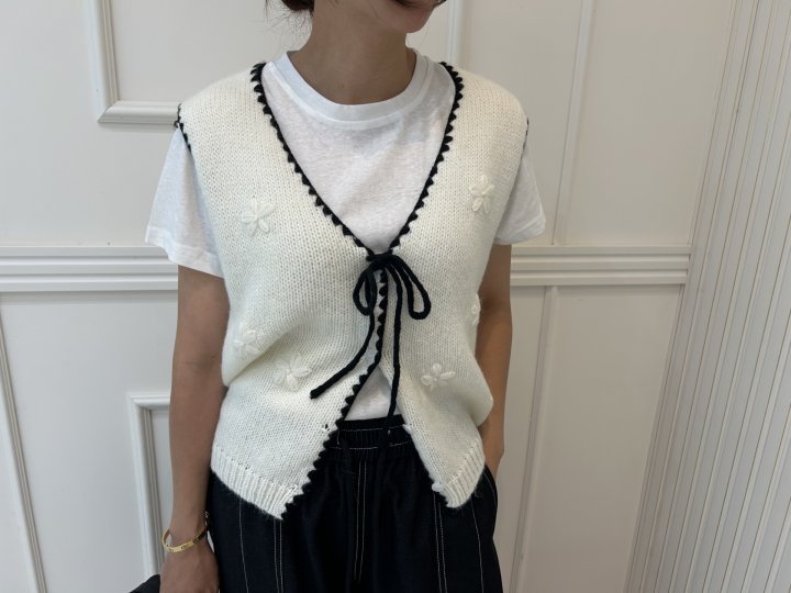 Pearls room - Korean Women Fashion - #romanticstyle - Ribbon Vest - 10
