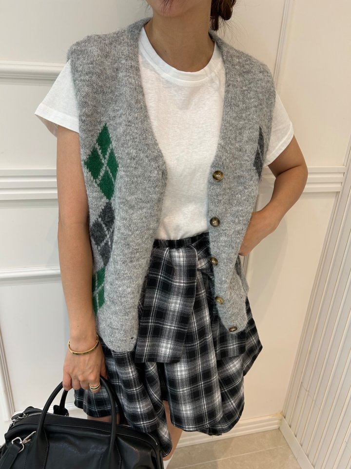 Pearls room - Korean Women Fashion - #shopsmall - Argyle Open Vest - 8