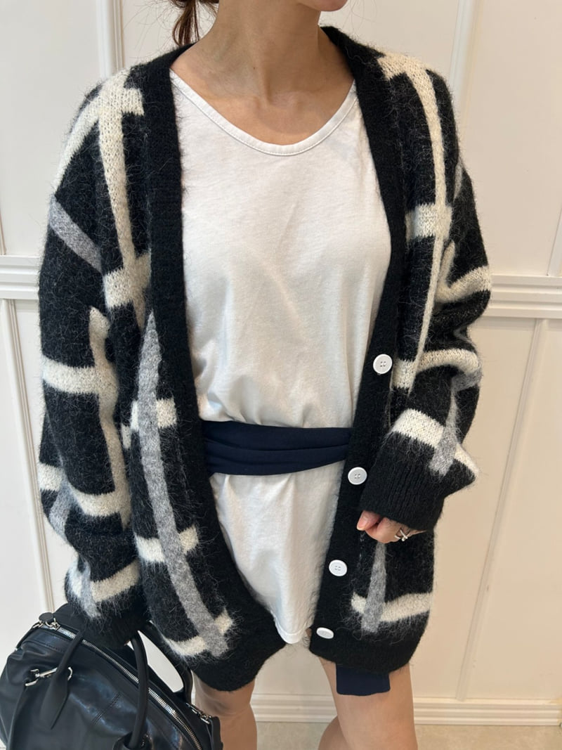 Pearls room - Korean Women Fashion - #thelittlethings - Check Cardigan