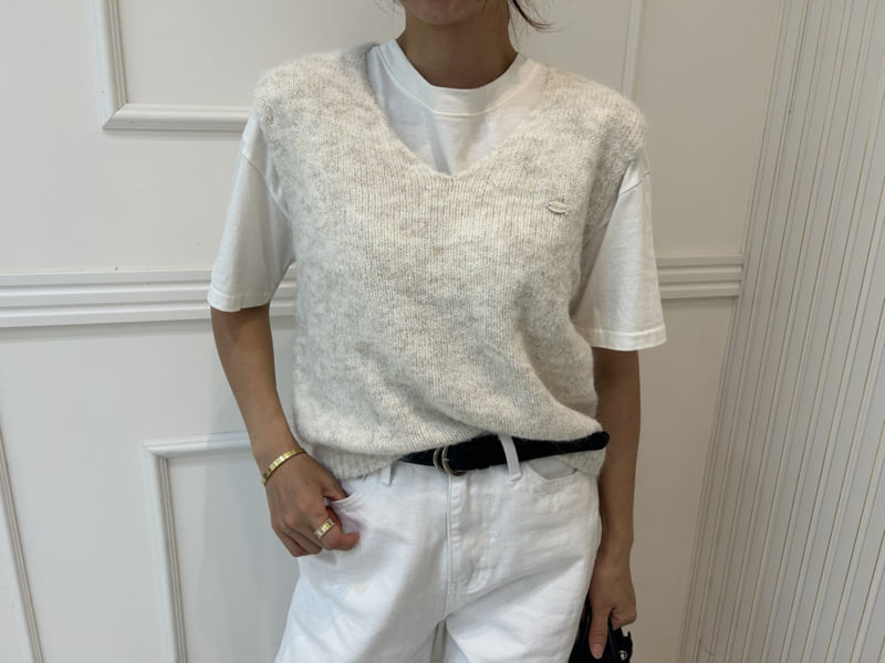Pearls room - Korean Women Fashion - #vintageinspired - Wool V-neck Vest - 3