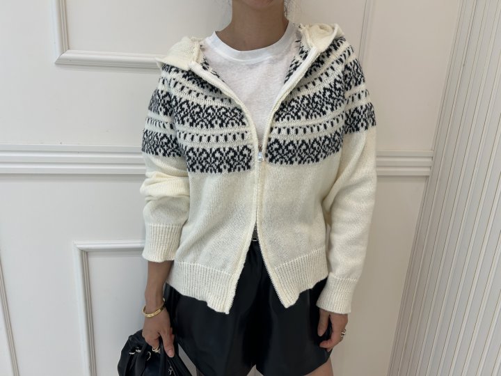 Pearls room - Korean Women Fashion - #vintagekidsstyle - Cable Hood Zip-up