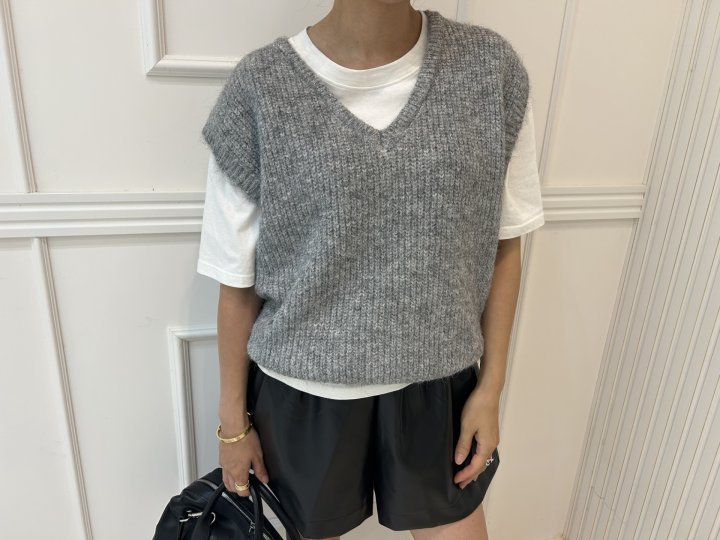 Pearls room - Korean Women Fashion - #womensfashion - V-Neck Vest