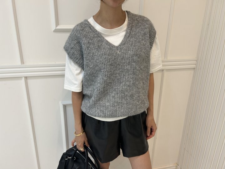 Pearls room - Korean Women Fashion - #womensfashion - V-Neck Vest - 3