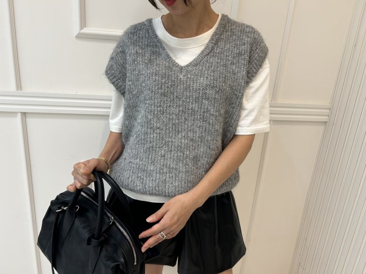 Pearls room - Korean Women Fashion - #womensfashion - V-Neck Vest - 5