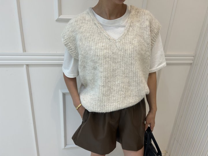 Pearls room - Korean Women Fashion - #womensfashion - V-Neck Vest - 9