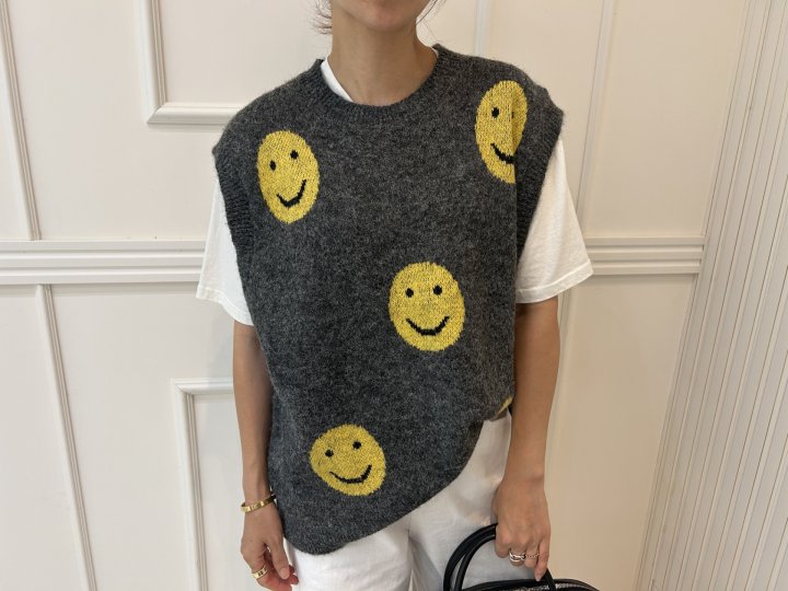 Pearls room - Korean Women Fashion - #womensfashion - Smile Vest