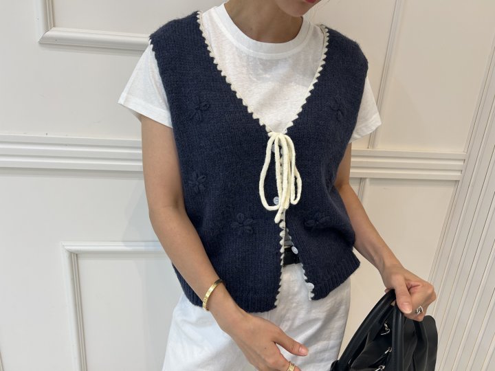 Pearls room - Korean Women Fashion - #womensfashion - Ribbon Vest - 5