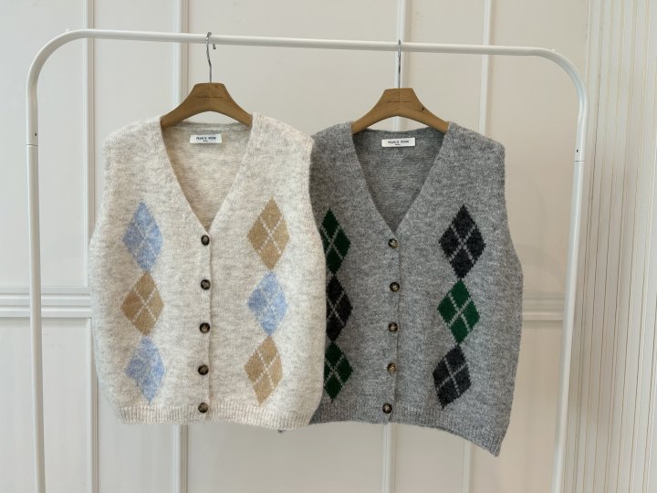 Pearls room - Korean Women Fashion - #womensfashion - Argyle Open Vest - 12