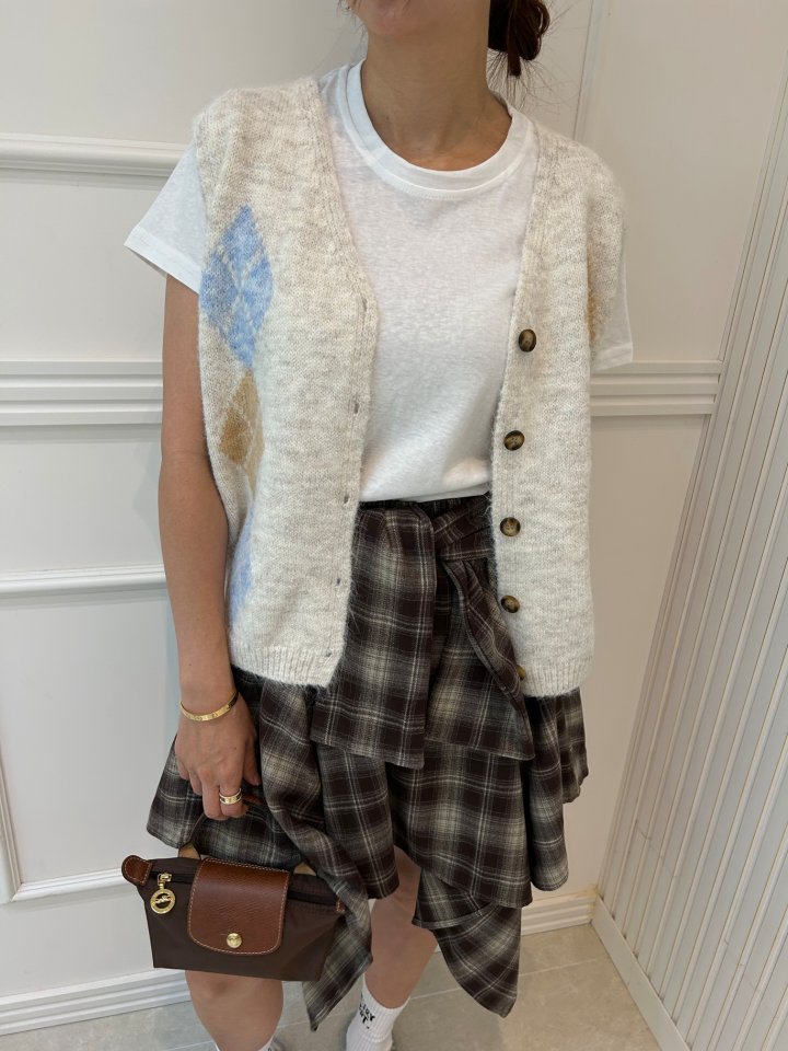 Pearls room - Korean Women Fashion - #womensfashion - Argyle Open Vest - 2