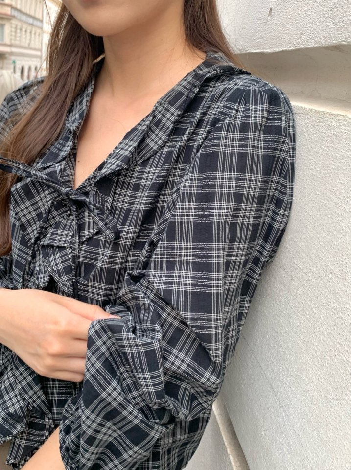 Pomelo - Korean Women Fashion - #momslook - Check Ruffle Blouse - 4