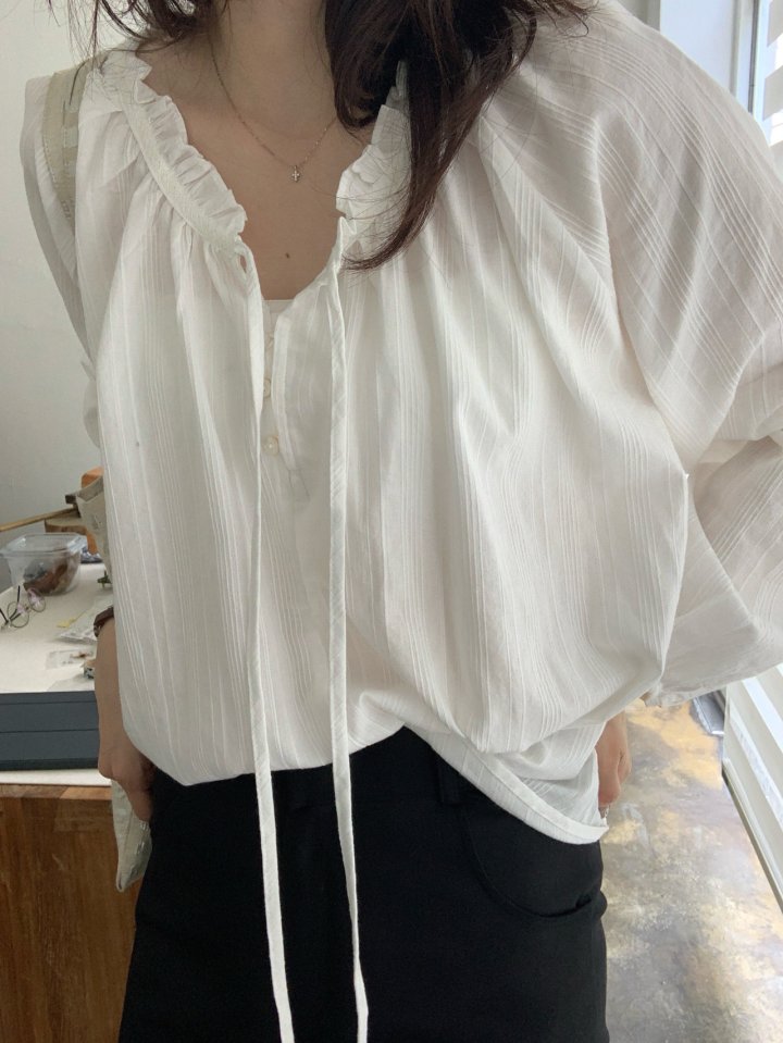Pomelo - Korean Women Fashion - #womensfashion - Lace Frill Blouse