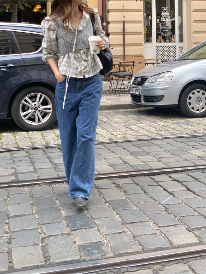 Pomelo - Korean Women Fashion - #momslook - Black Slit Denim Pants - 4