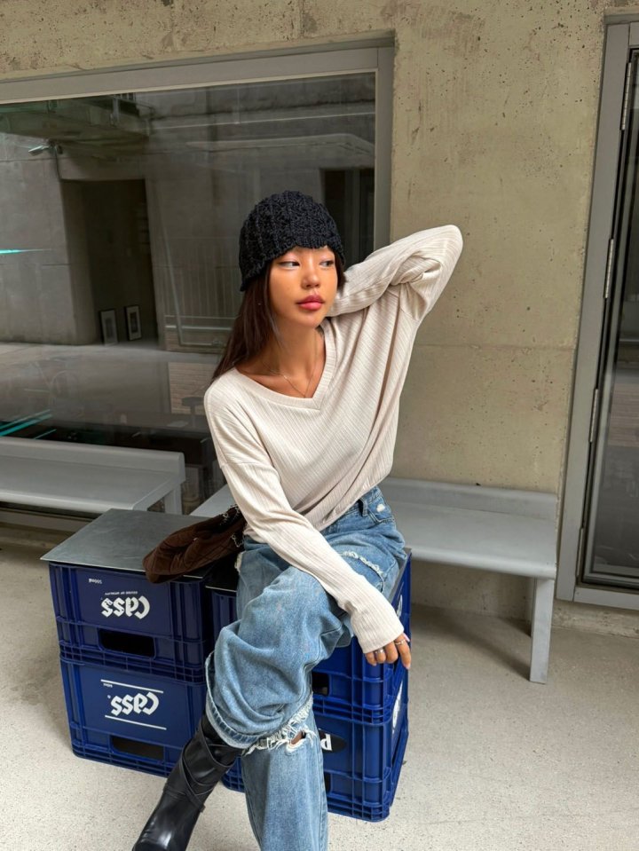 Queensmade - Korean Women Fashion - #momslook - Troll V-neck Tee - 10
