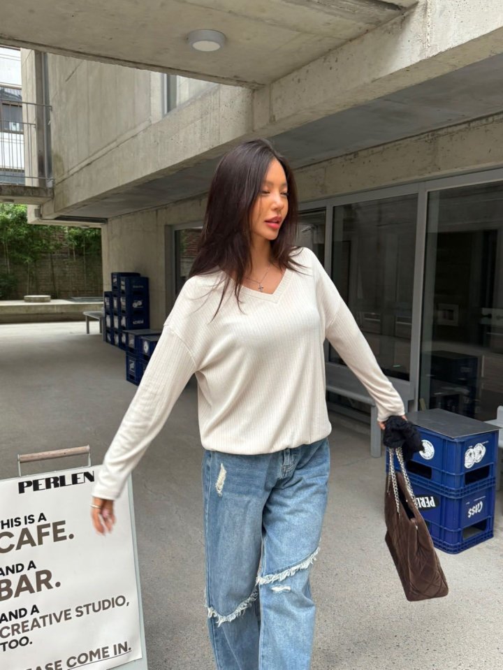Queensmade - Korean Women Fashion - #momslook - Troll V-neck Tee - 2