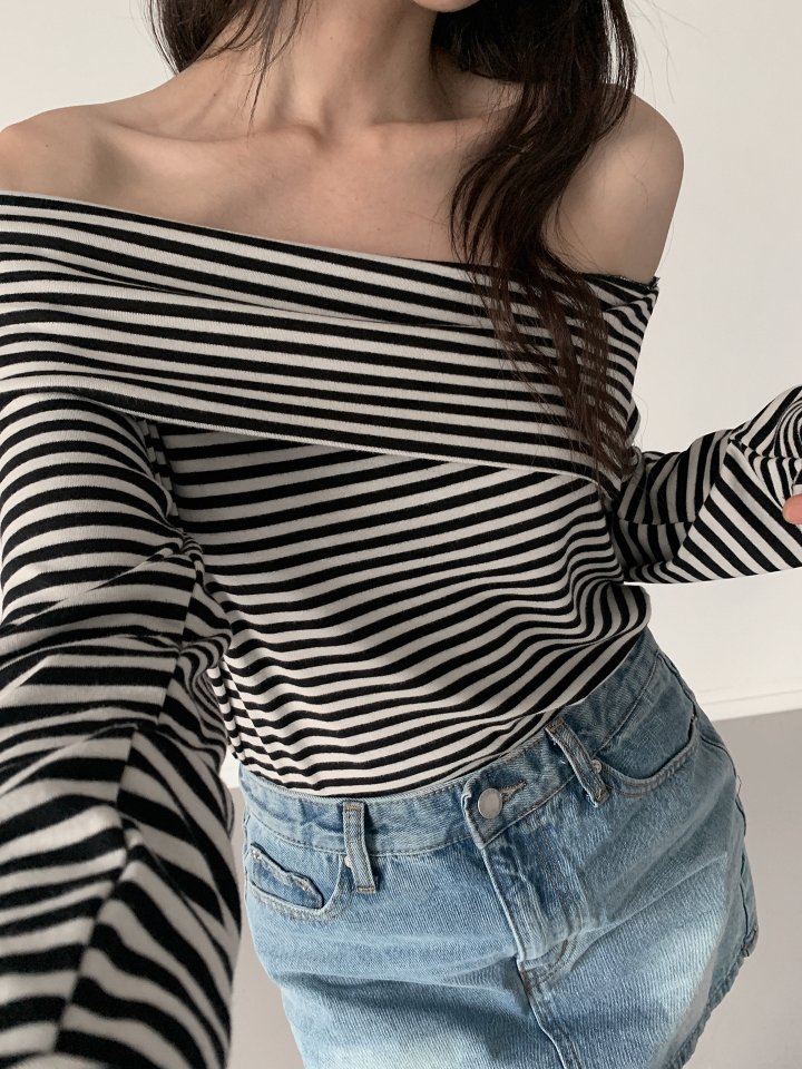 Queensmade - Korean Women Fashion - #vintagekidsstyle - Log Off-Shoulder Tee - 4