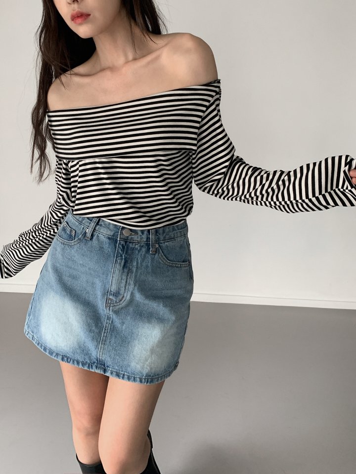 Queensmade - Korean Women Fashion - #vintagekidsstyle - Log Off-Shoulder Tee - 3