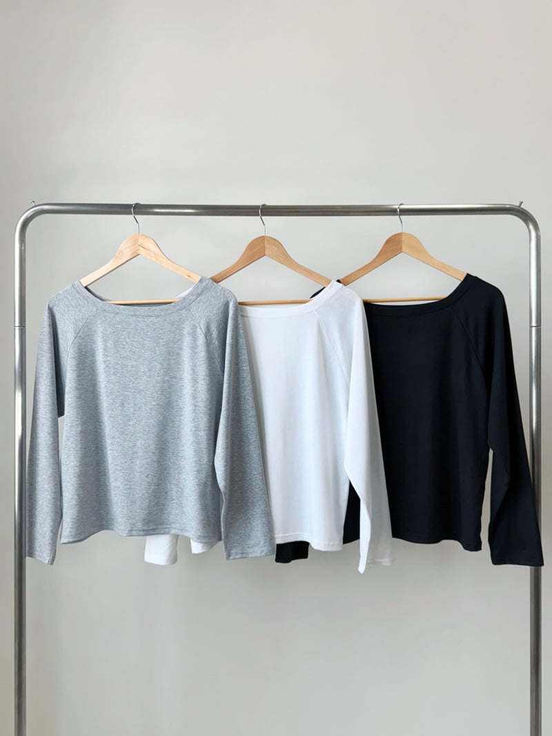 Queensmade - Korean Women Fashion - #vintagekidsstyle - Basic Off-shoulder Tee - 12