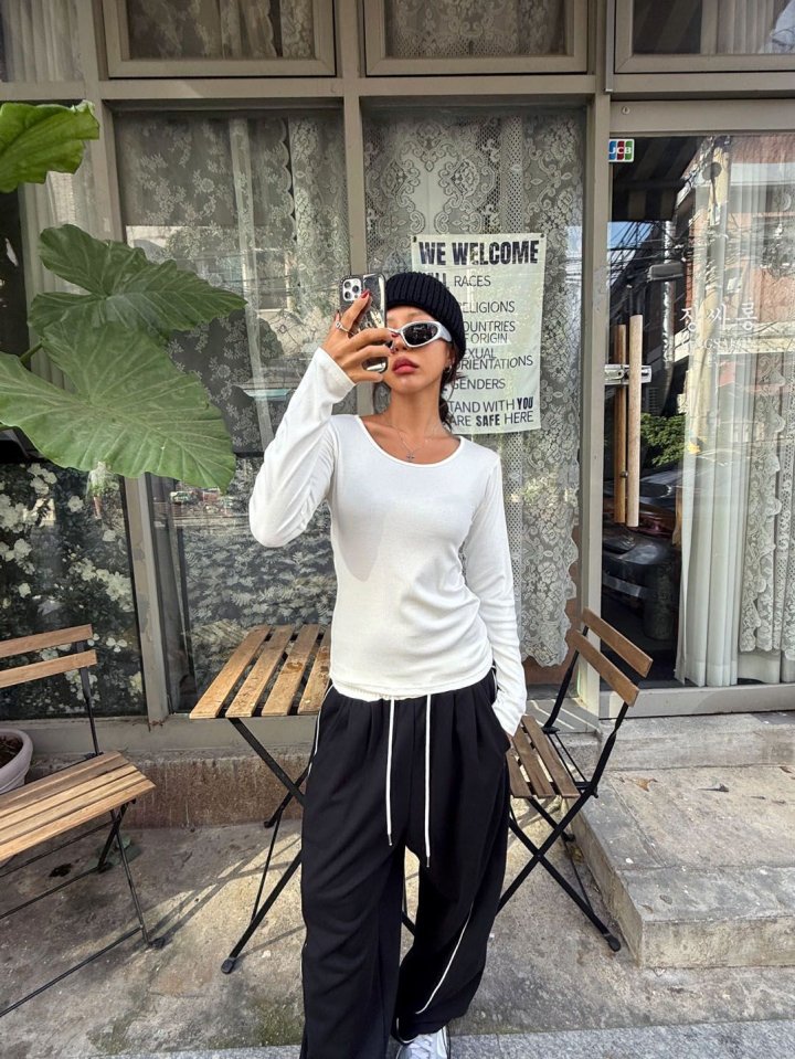 Queensmade - Korean Women Fashion - #womensfashion - Ribbed U-Neck Tee
