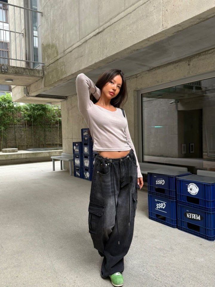 Queensmade - Korean Women Fashion - #womensfashion - Rose V-neck Tee - 10