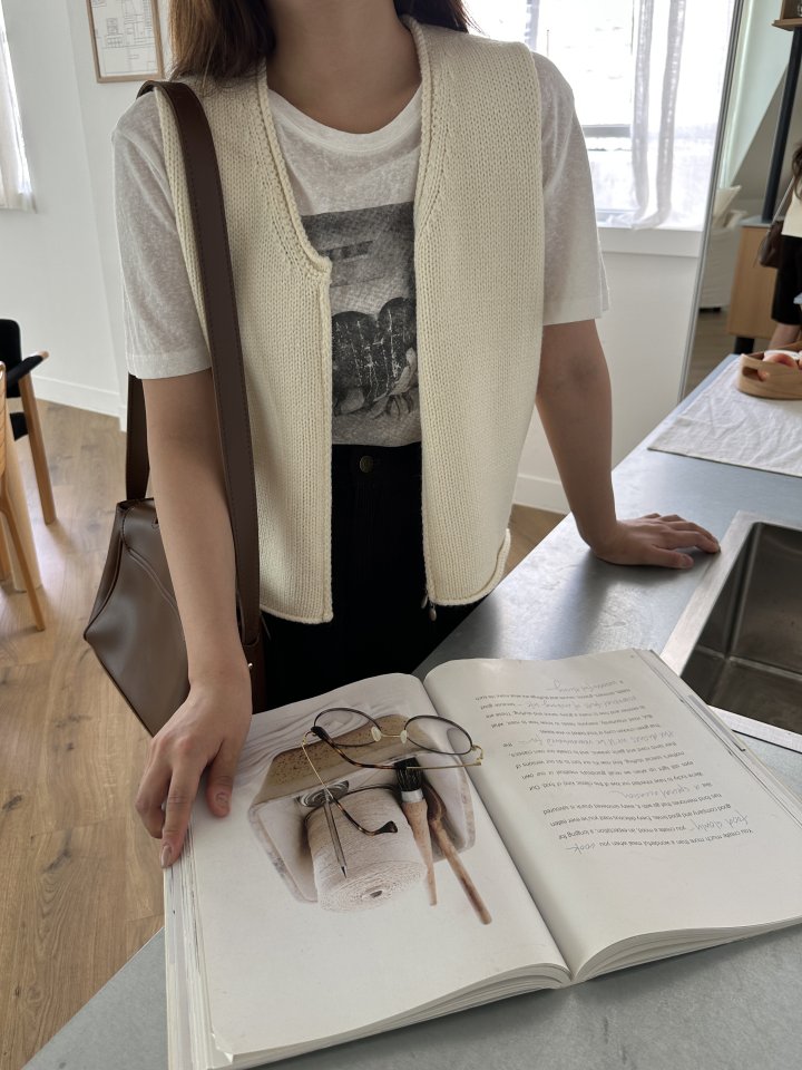 There By - Korean Women Fashion - #momslook - Autumn Zipper Vest - 5