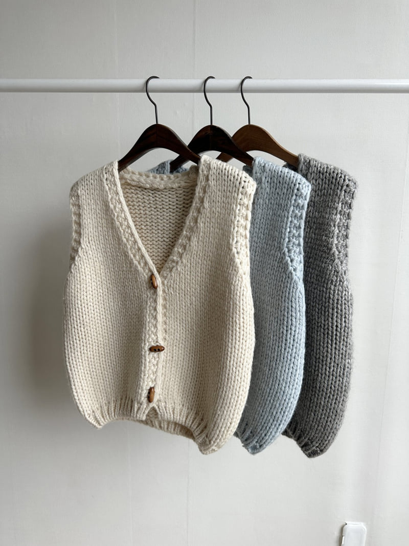 There By - Korean Women Fashion - #shopsmall - Emma Vest - 7