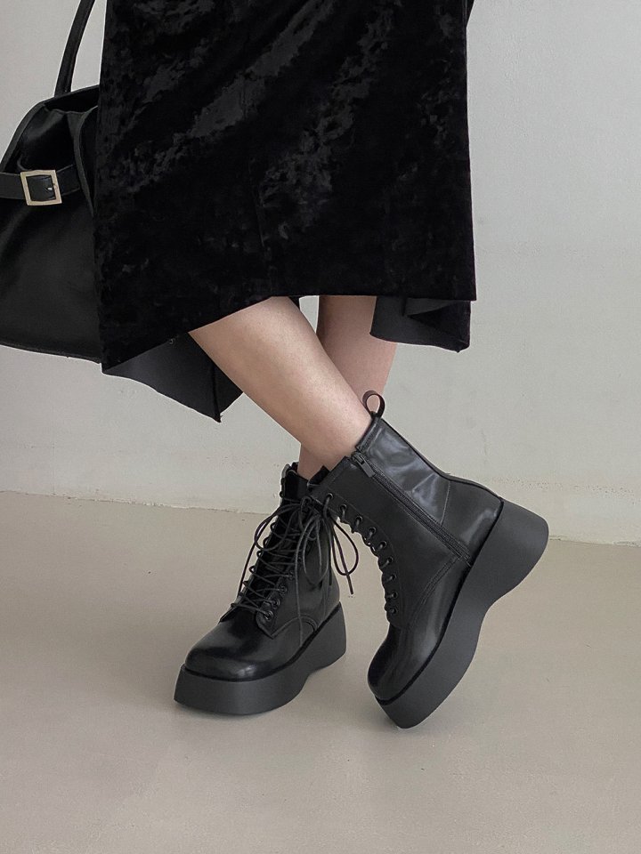 Vade - Korean Women Fashion - #momslook - Half Mid Square Walker Boots - 3