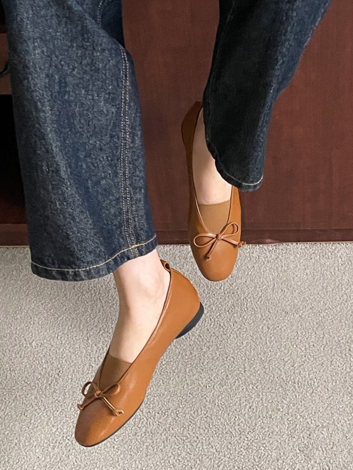 Vade - Korean Women Fashion - #momslook - Ribbon Round Flats