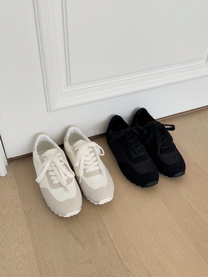 Vade - Korean Women Fashion - #momslook - Slim Sneakers