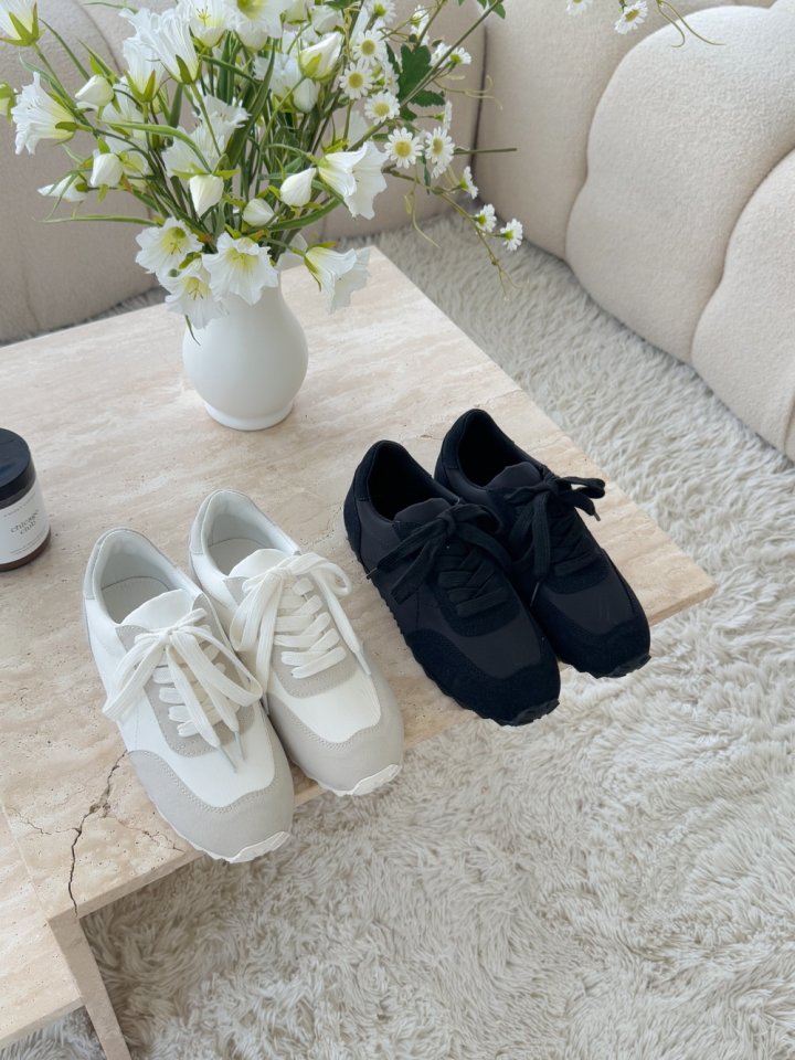 Vade - Korean Women Fashion - #momslook - Slim Sneakers - 3