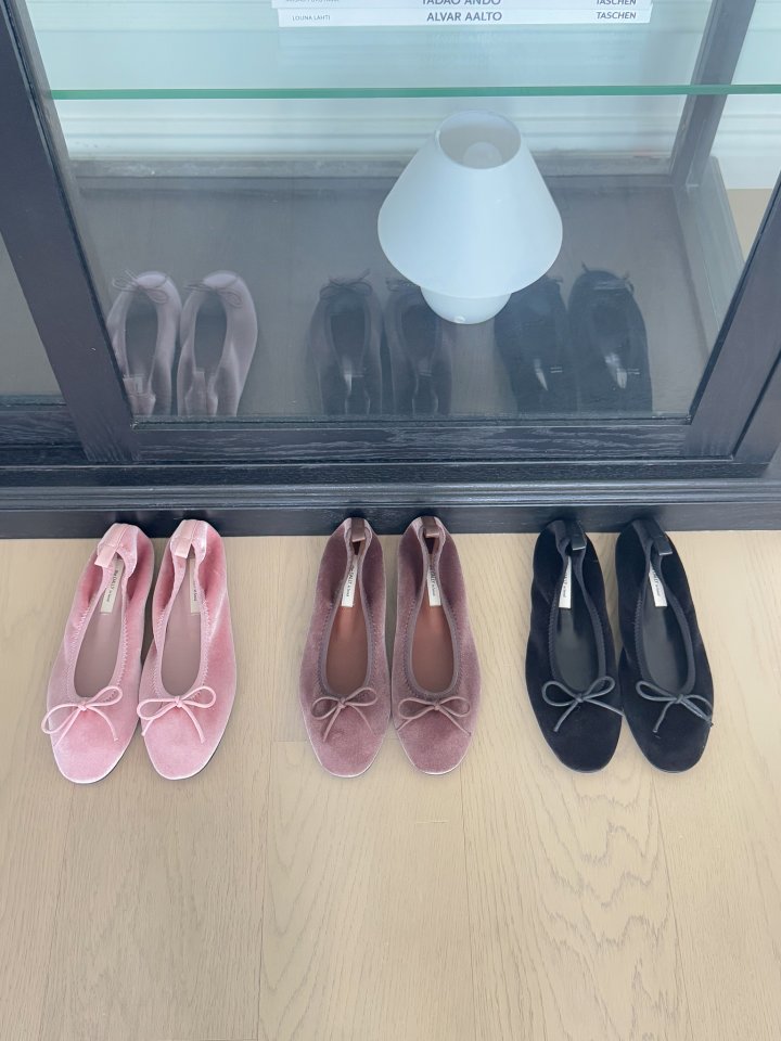 Vade - Korean Women Fashion - #momslook - Slim Fit Round Ribbon Flats - 11