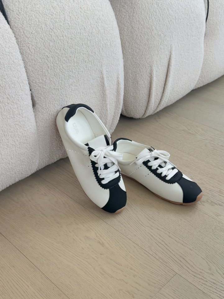 Vade - Korean Women Fashion - #momslook - Mu Slim Color Block Sneakers - 12