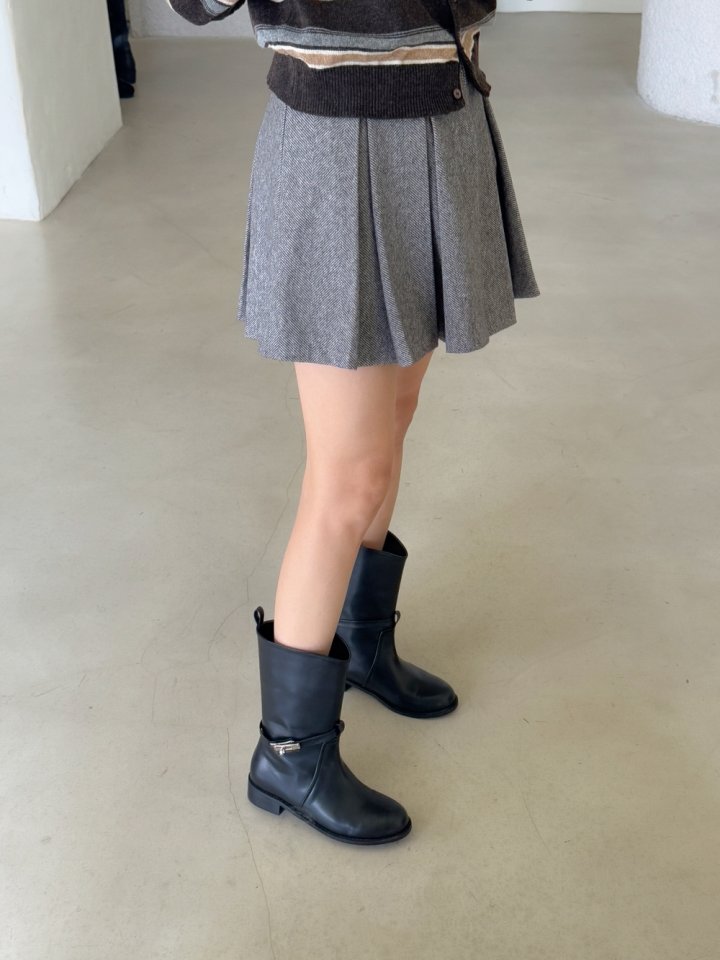Vade - Korean Women Fashion - #momslook - Buckle Round Half Mid Boots - 12