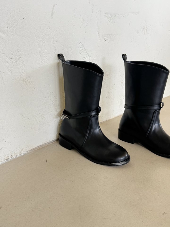 Vade - Korean Women Fashion - #momslook - Buckle Round Half Mid Boots - 9