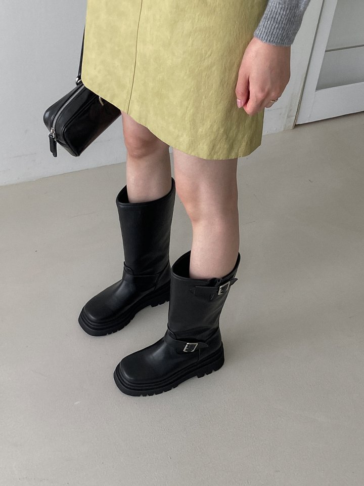 Vade - Korean Women Fashion - #momslook - Mid Buckle Strap Walker Boots - 4