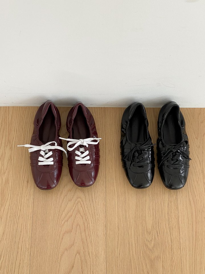 Vade - Korean Women Fashion - #momslook - Round Puffy Ballet Sneakers