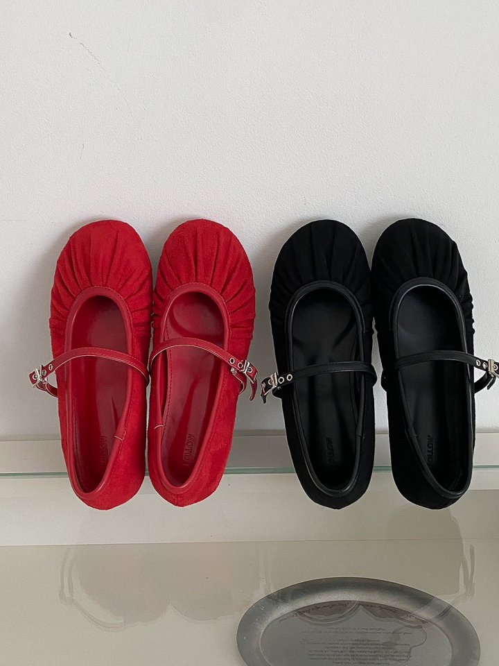 Vade - Korean Women Fashion - #momslook - Basic Pleated Strap Flats - 2