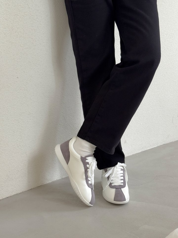 Vade - Korean Women Fashion - #womensfashion - Round Core Sneakers - 4